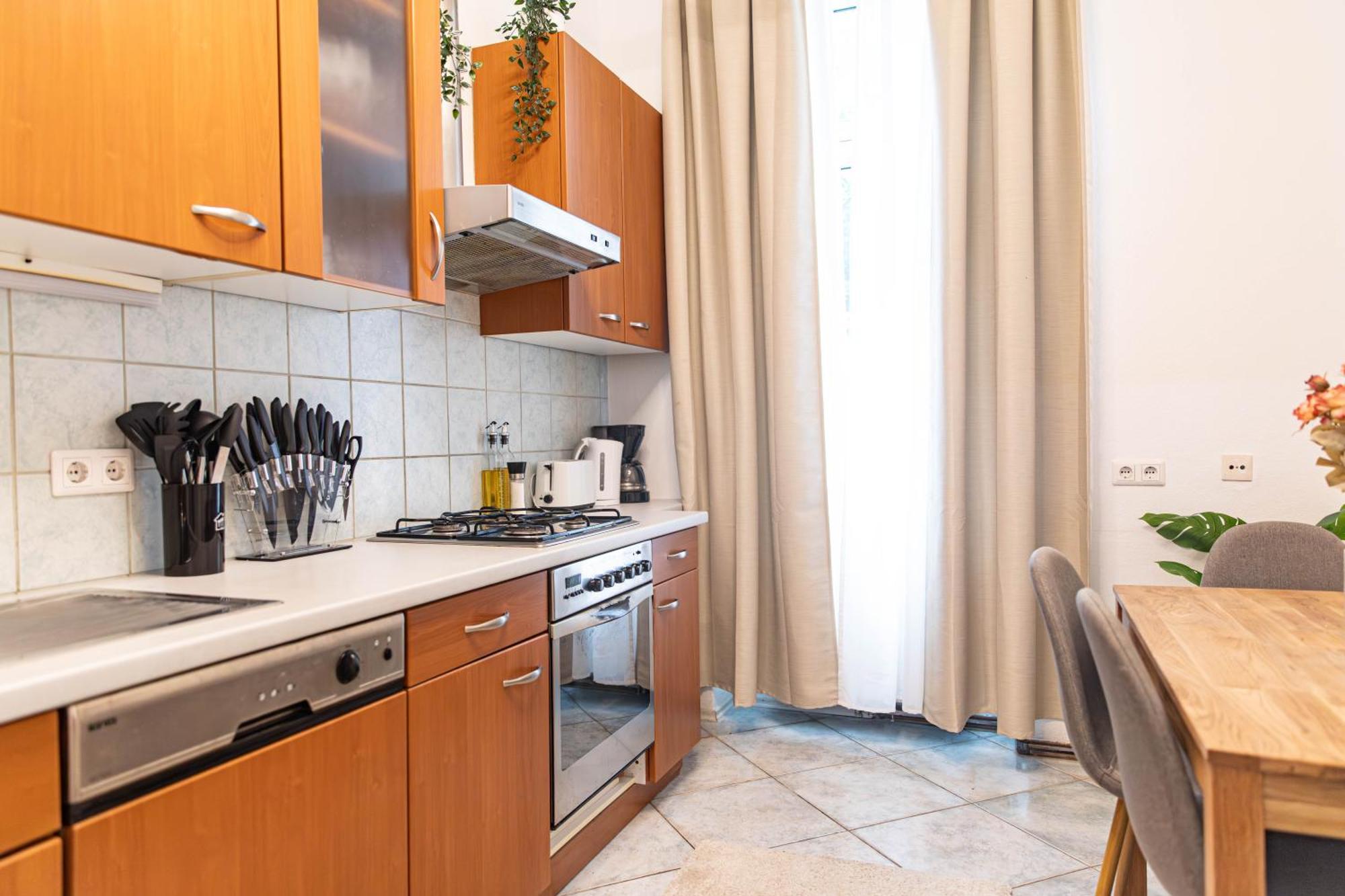 Stylish Apartment, Next To Schloss Belvedere Vienna Exterior photo